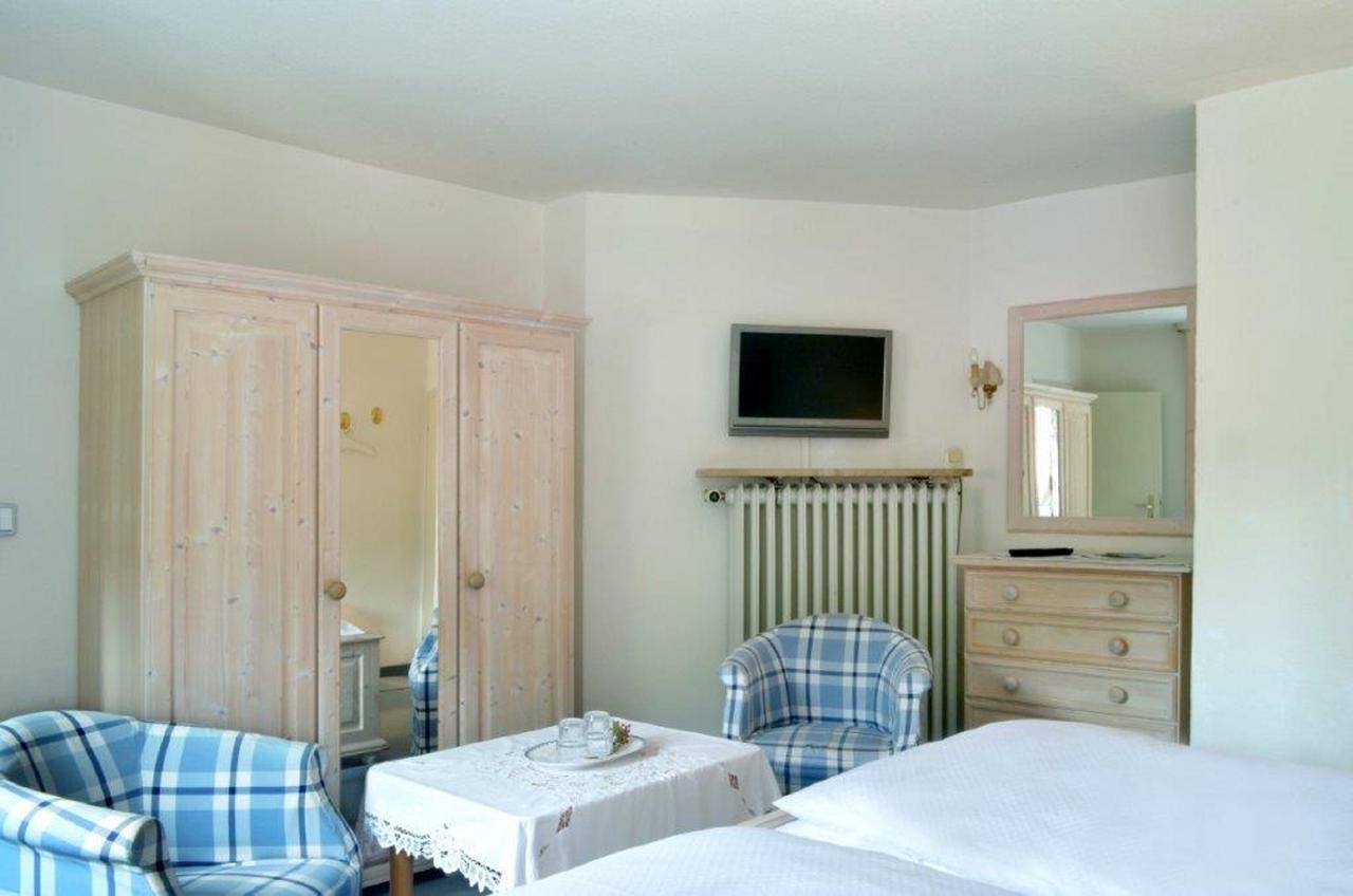 Hotel Haus Bauer Бад-Бернек  Экстерьер фото