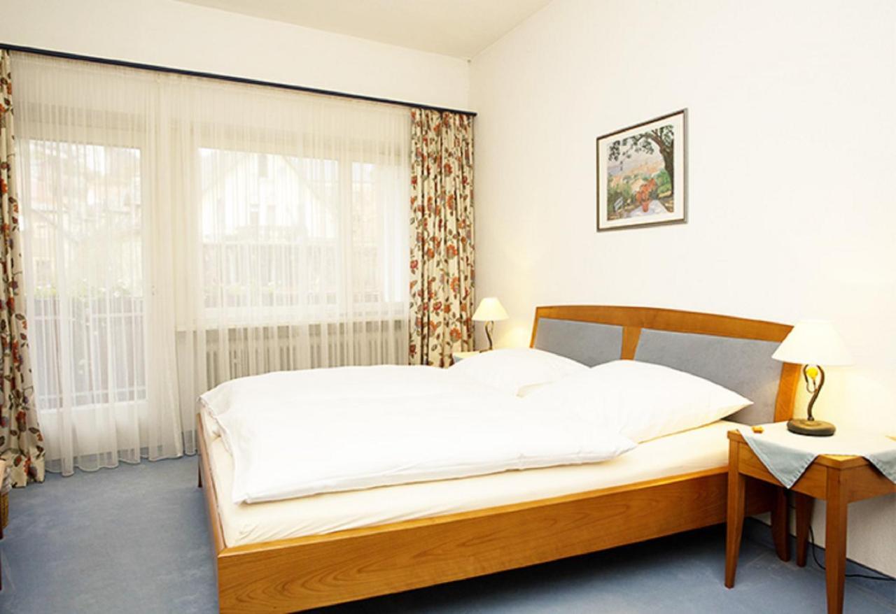 Hotel Haus Bauer Бад-Бернек  Экстерьер фото